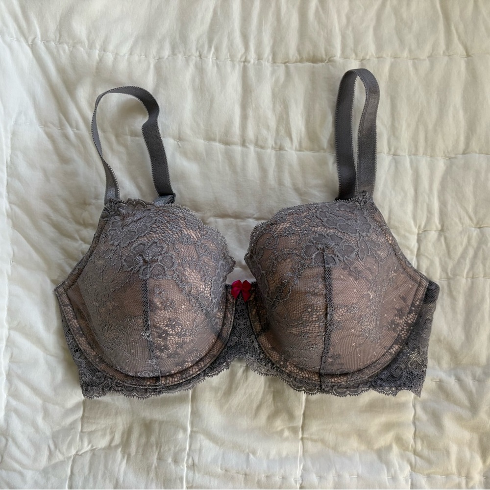 Victoria's Secret Lace Bra - Gray with pink background
